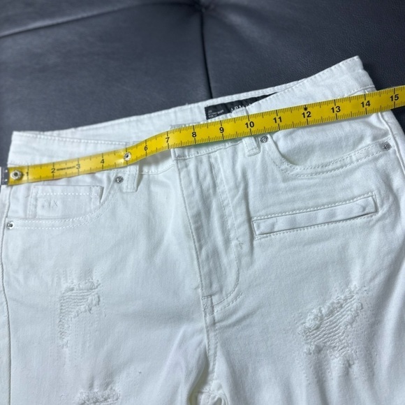 ๐
ฝ๐
ด๐ Armani Exchange skinny biker distressed white jeans, size 27 - Picture 10 of 17